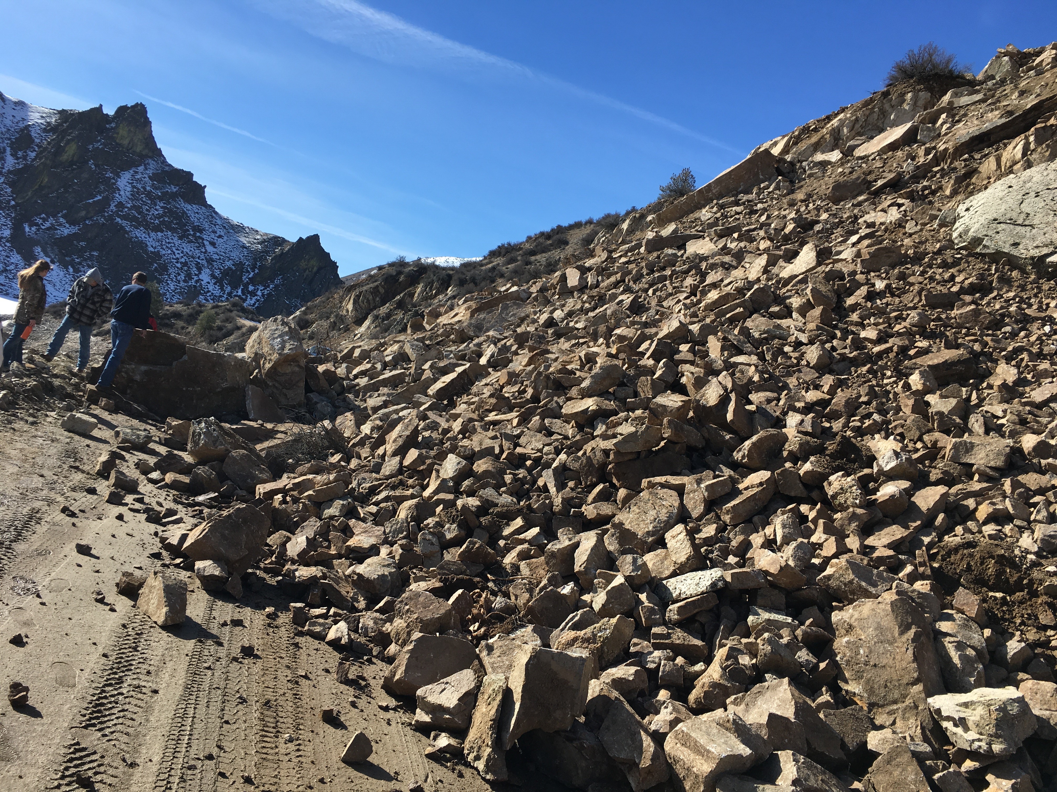 Arrow Rock Road reopens after rockslide; delays remain